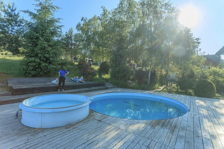 Коттэджи с бассейном