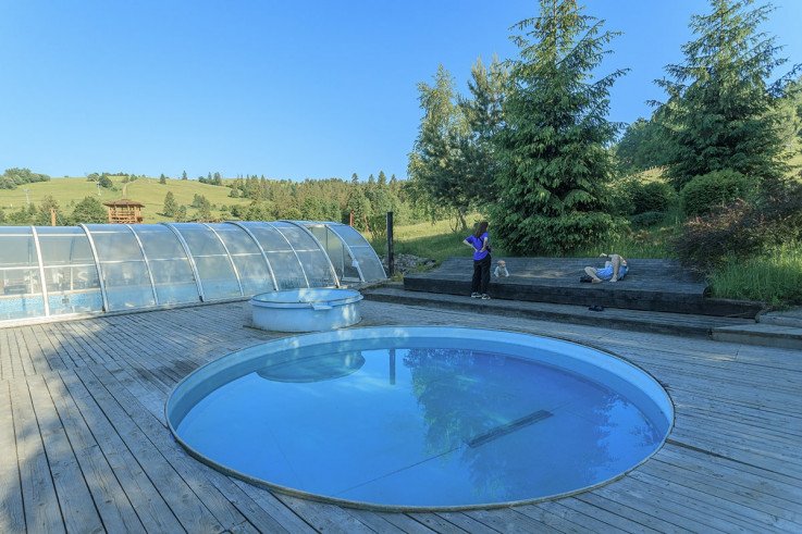 Коттэджи с бассейном