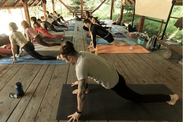 Йога тури в Карпатах