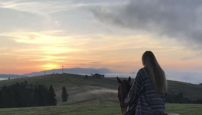 Конные прогулки в Карпатах в Изках