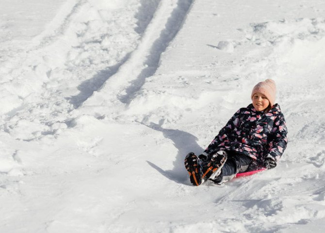 Сноутюбінг у Карпатах: де покататися на санках