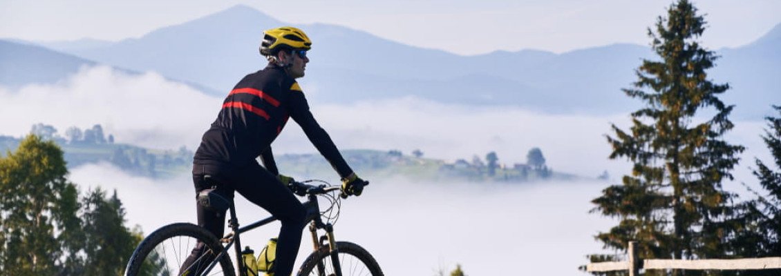 Велотуризм в Карпатах: поради щодо підготовки і топ маршрутів на велосипеді