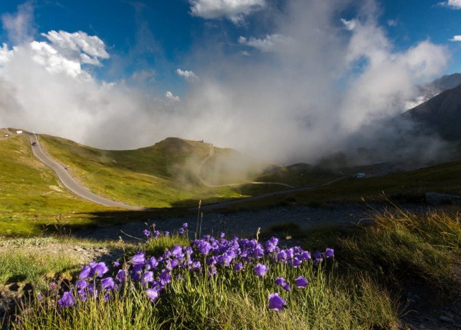 Відпочинок у Карпатах навесні 2026: куди поїхати і що подивитися