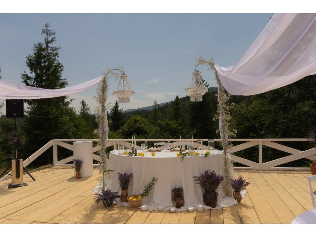 Свадебная зона в Карпатах