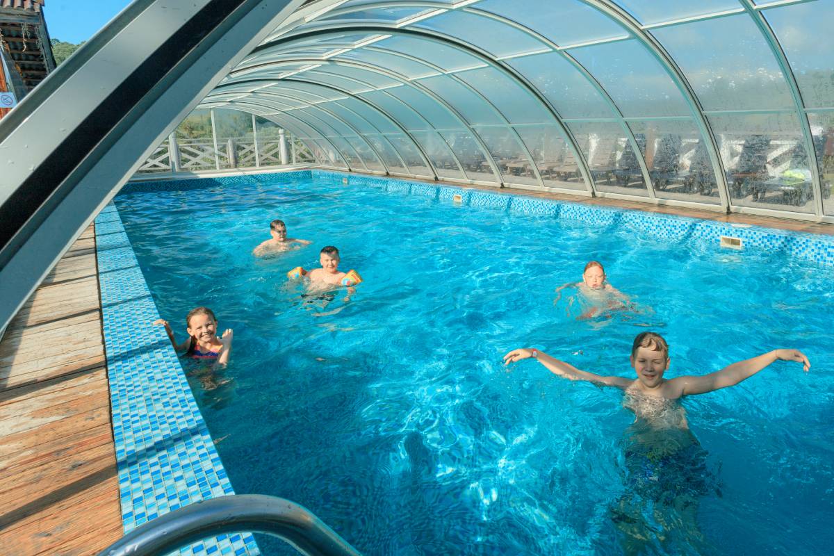 Готелі в Карпатах з теплим басейном